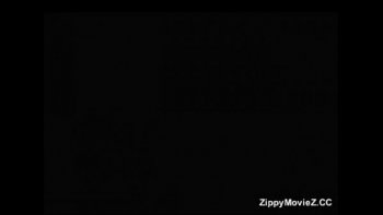 Девушка таранит письку толстым самотыком и громко стонет