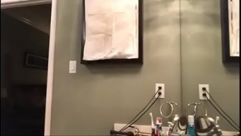 Сквиртит на стриме в твиче пока ее не забанили