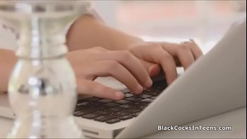 Порно начальница заставила отлизать