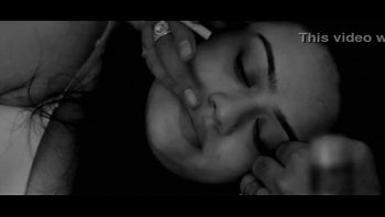 Стал в такт его движениям дрочить свой писюн