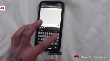 Он переселился к девушке