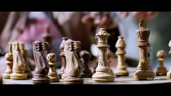 Рыжуха остановилась довольна чередою сообщников